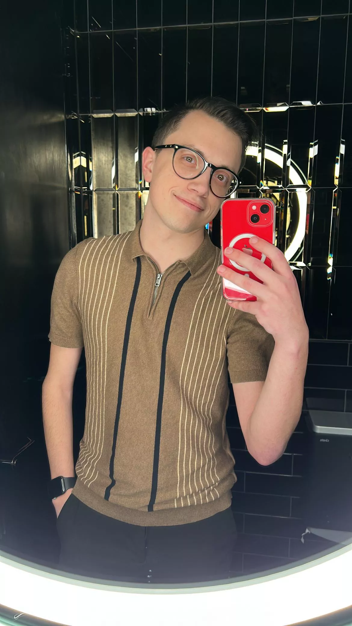 Hello I need more gaming friends.