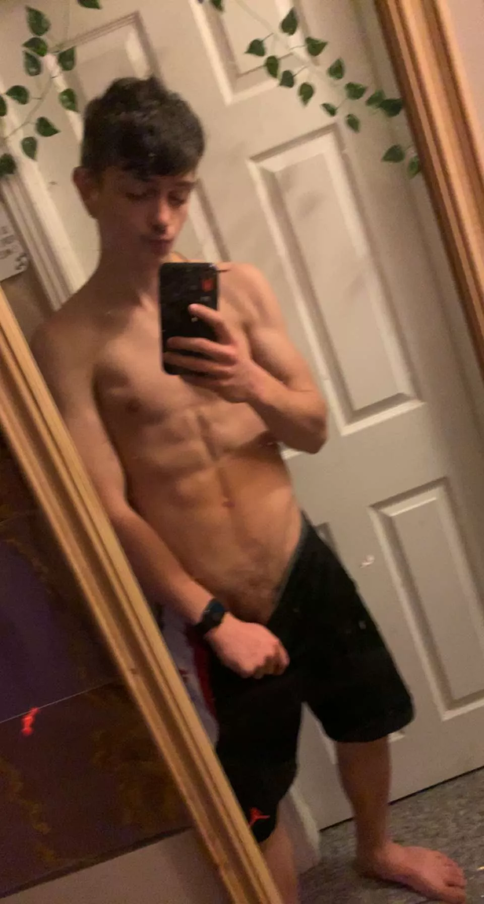 hey 18 I'm new here wsup