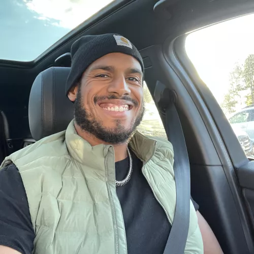 Hi! Was told I look cute and really happy - perfect first post?