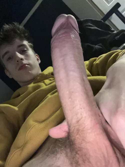 Hot sexy stud wanna see me drain my cock :)