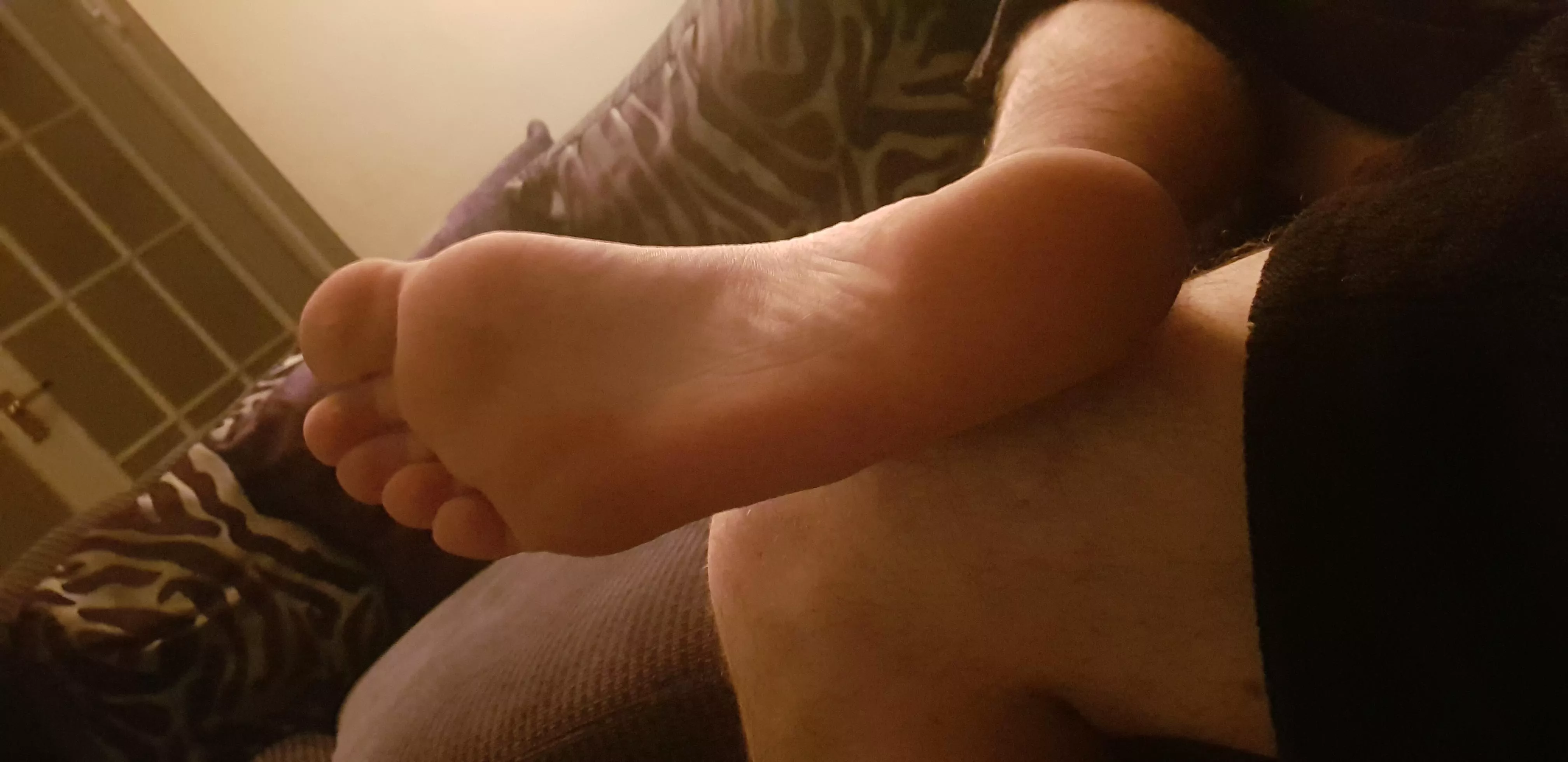 Husband feet. DM for more.