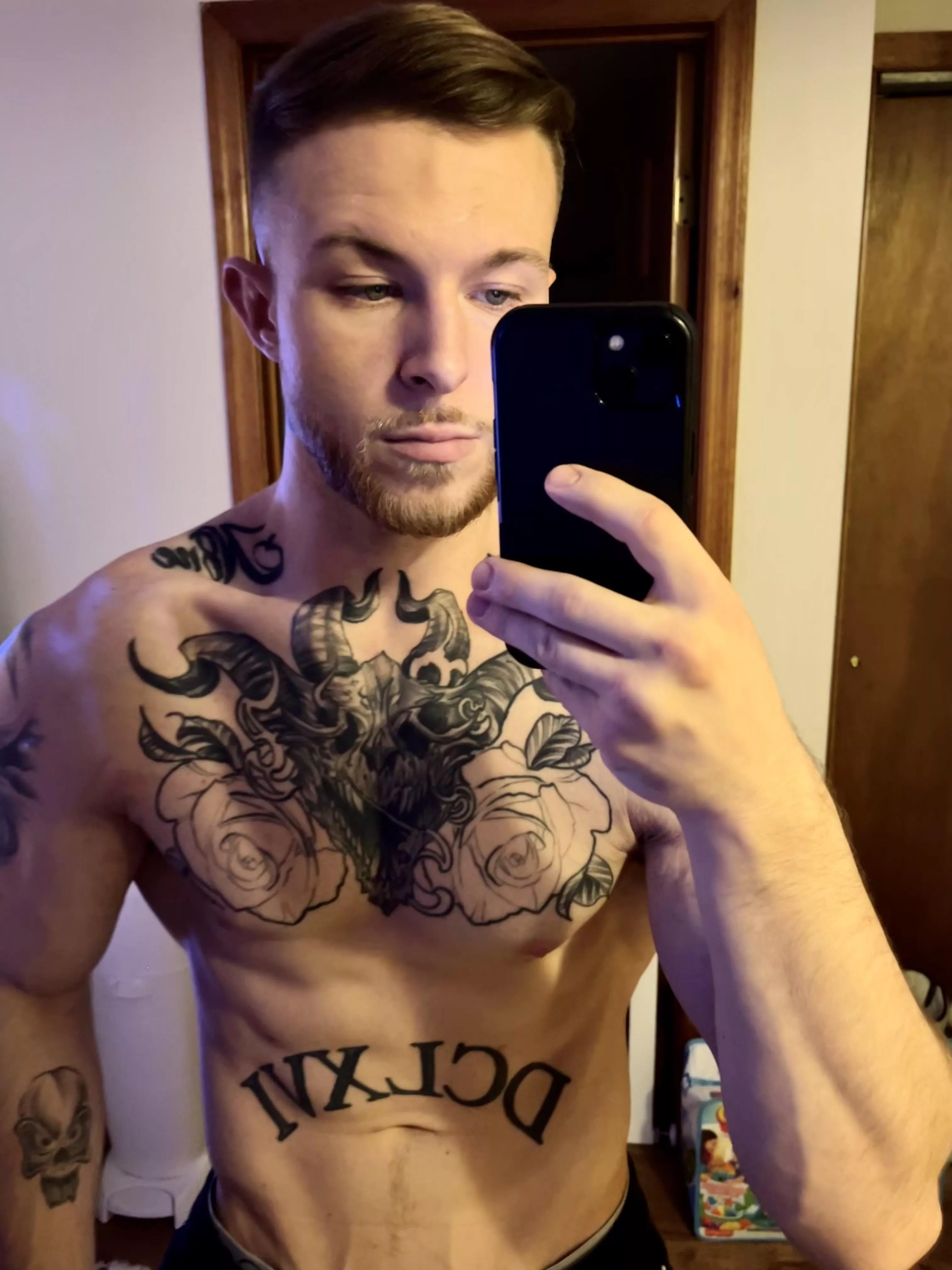 I eat terrible and wake up skinny. I love my problems 😌😅