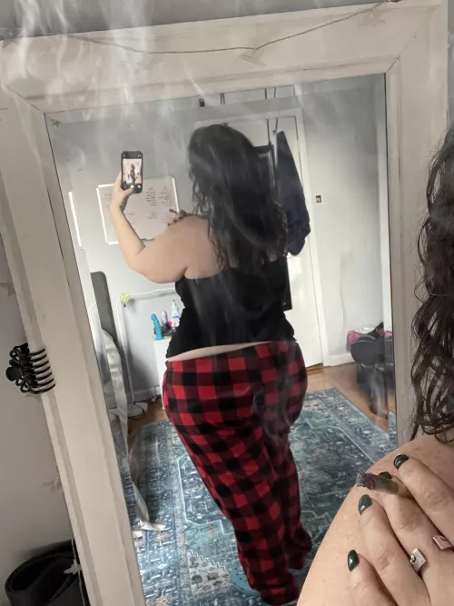 I just wanna lay around all day in bed with you 🎶