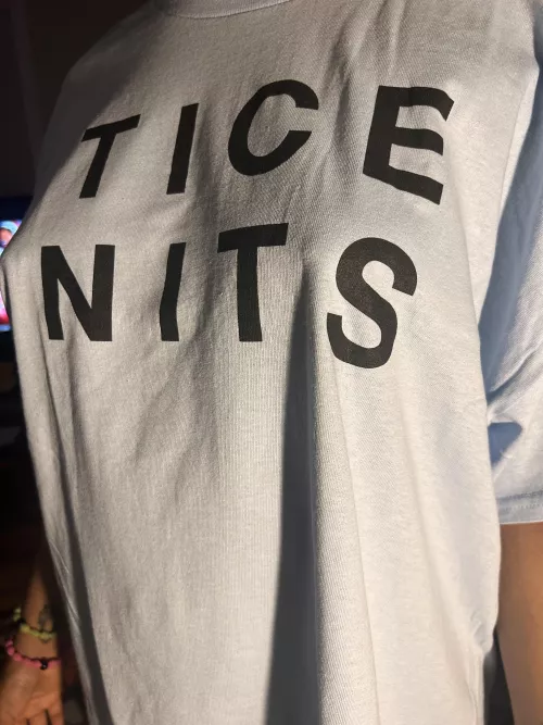 I love my new shirt ;)