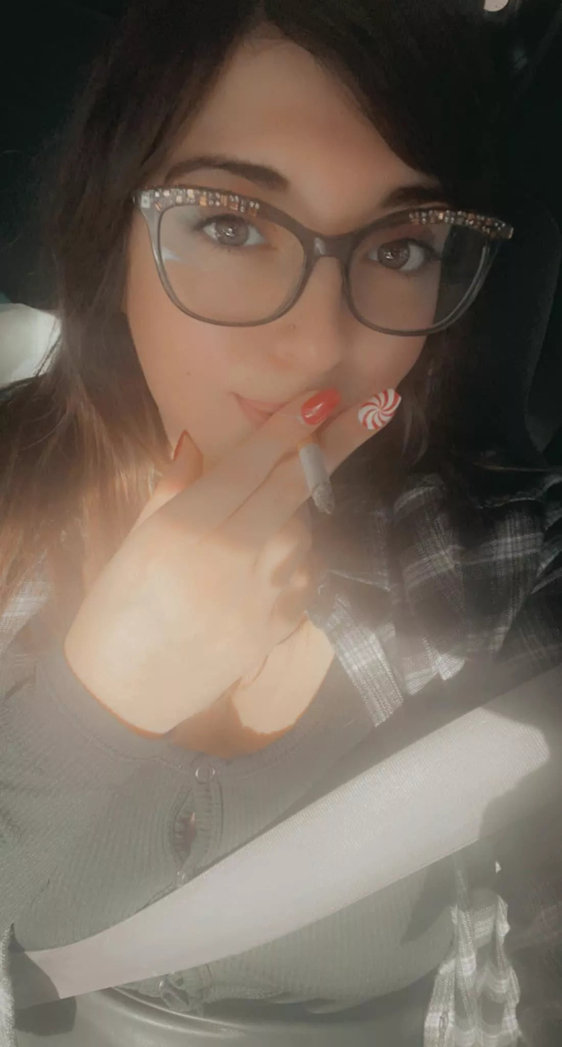 I need someone to hold my cig