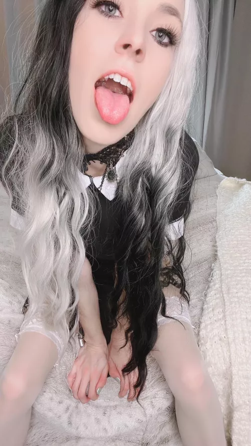 I wanna put my tongue on you ;)