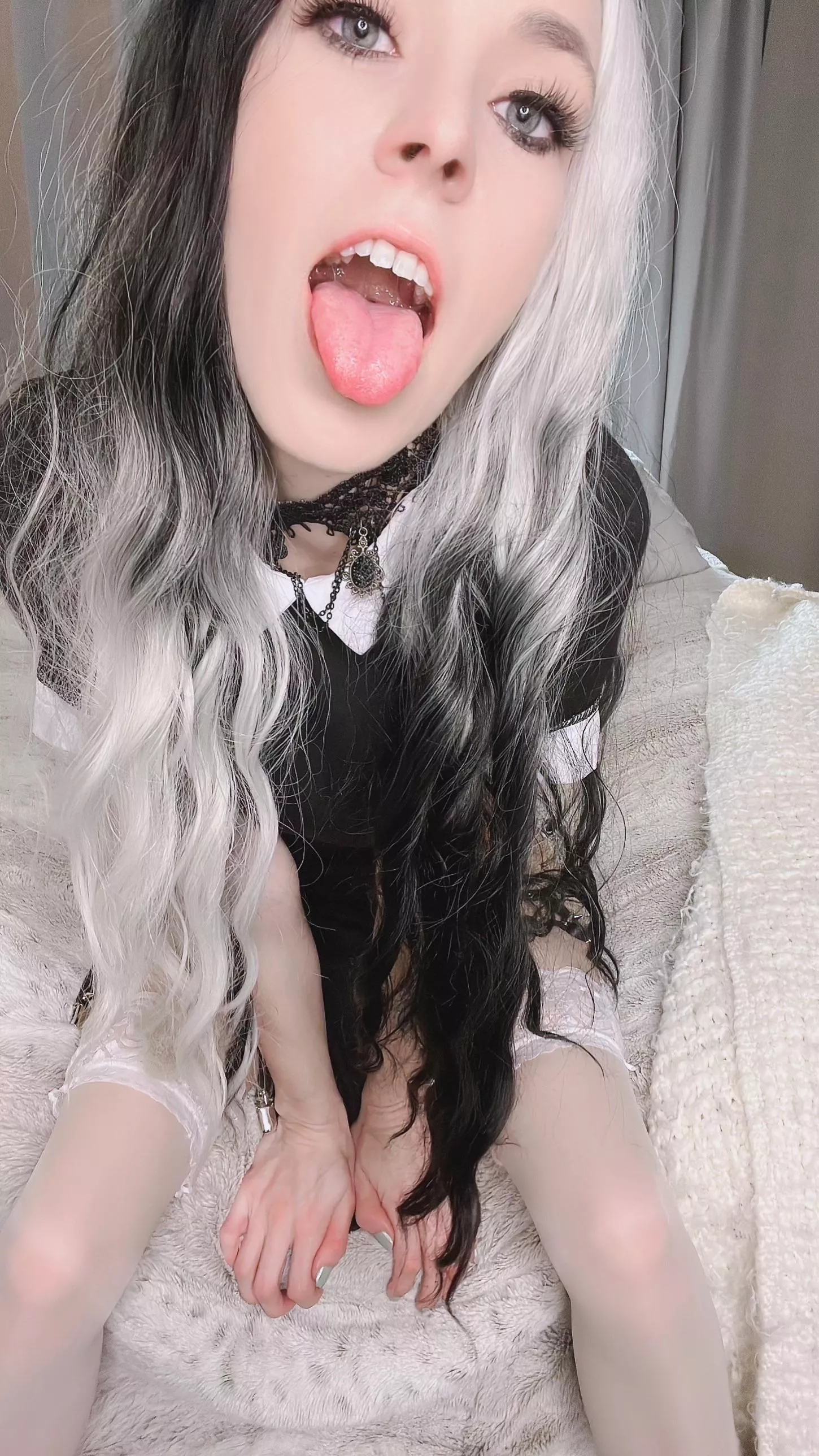 I wanna put my tongue on you ;)