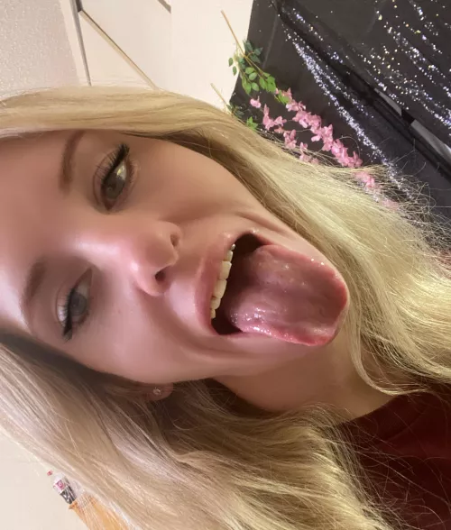 I will leave my mouth open and ready all day just for you