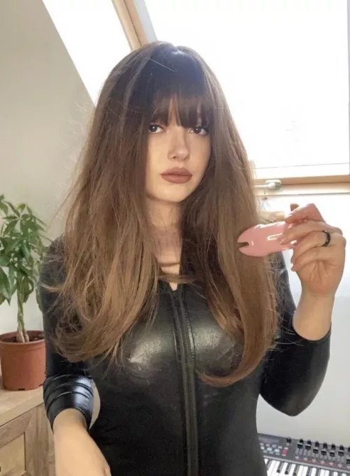 I'd lock you for weeks [F]