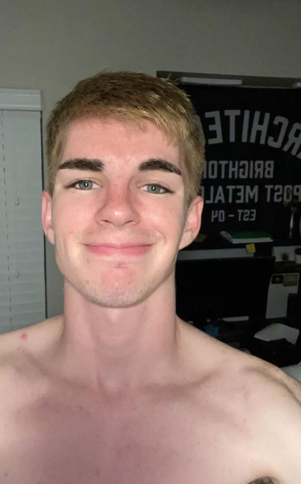 Idk missing the lighter hair look