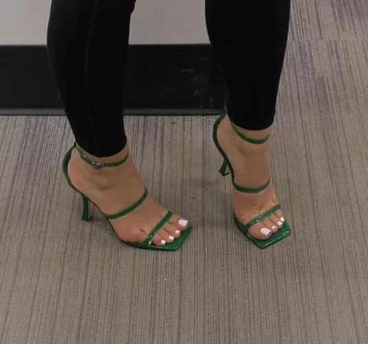 it would be pleasure to have such feet on your dick or?