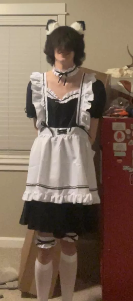 just got a maid outfit :)