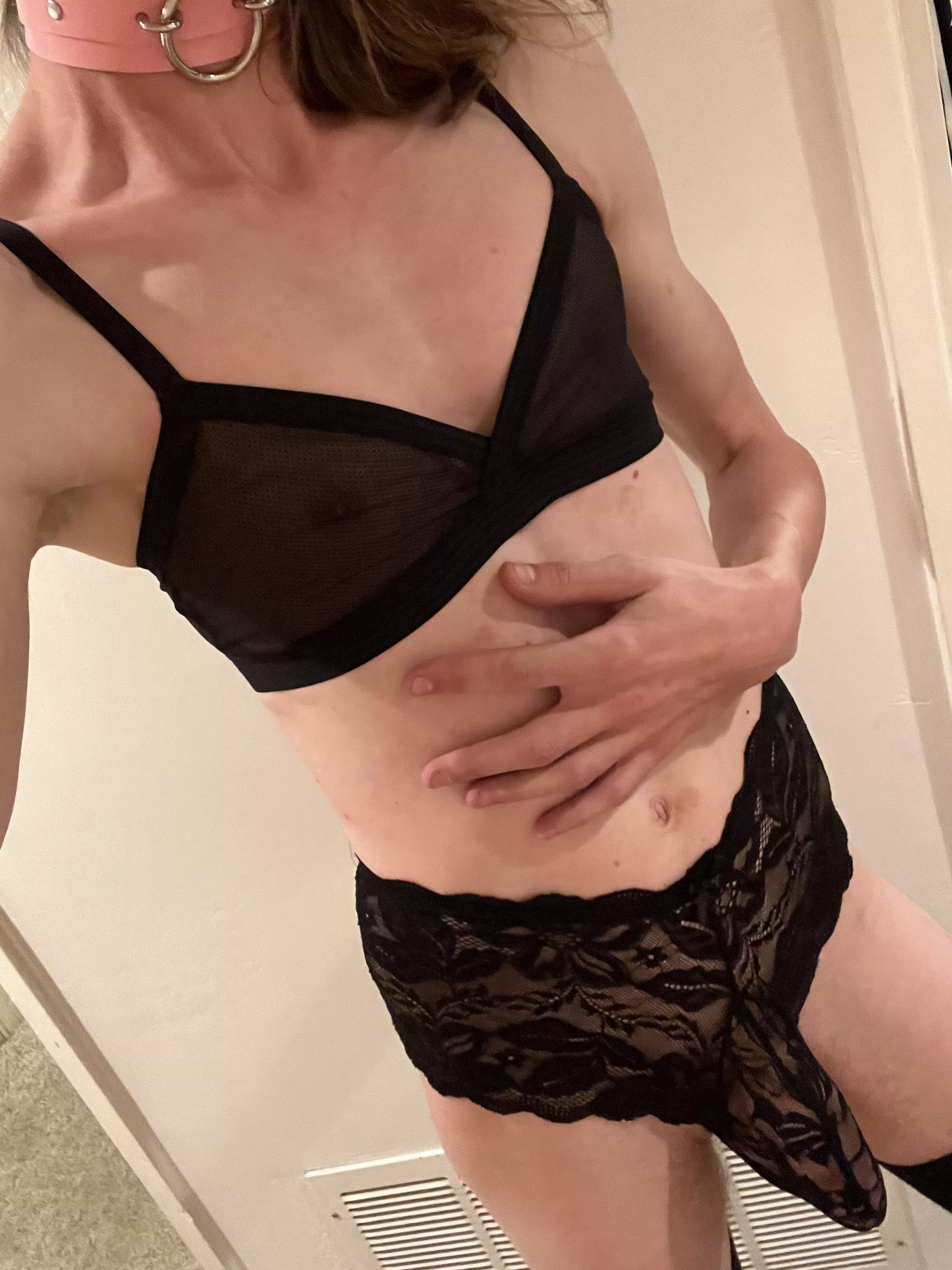 Leaving little to the imagination 💋