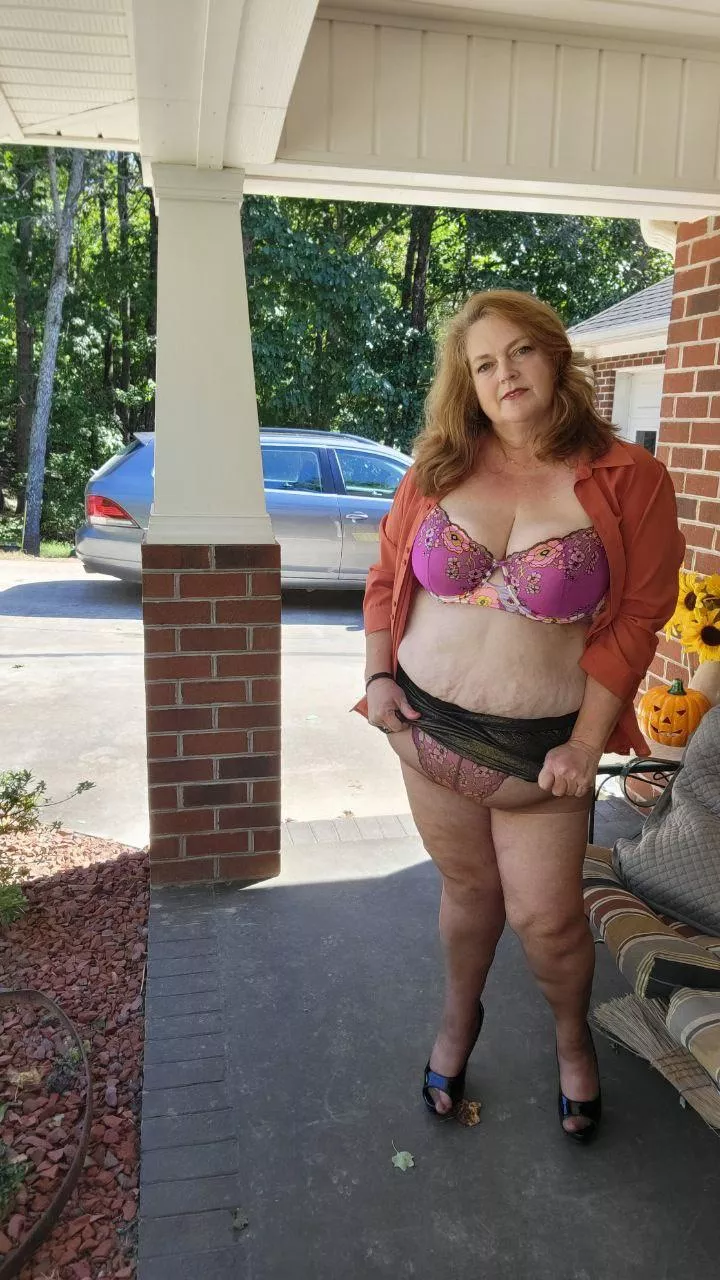 Let mommy show you how she plays sexually