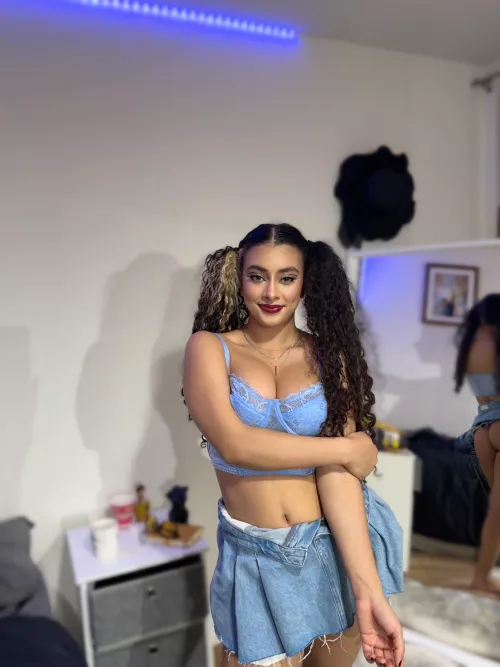 Like my cleavage?👅