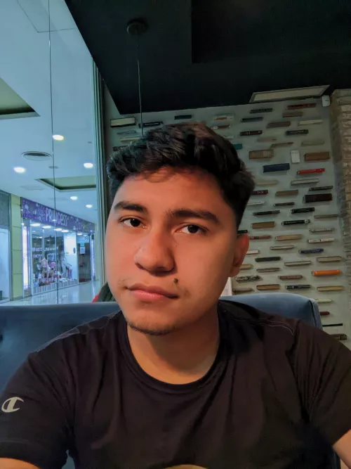 looking 4 a Minecraft partner to play and chat through Discord