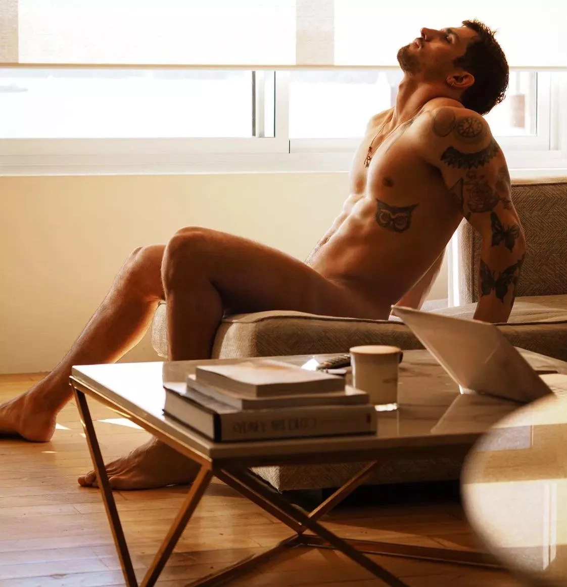 “Manuel Kornisiuk” …