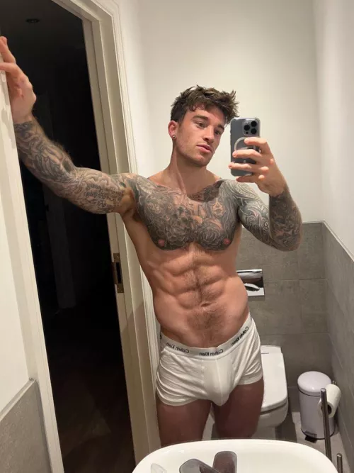 Messy hair, don’t care 🤷🏻‍♂️🤪