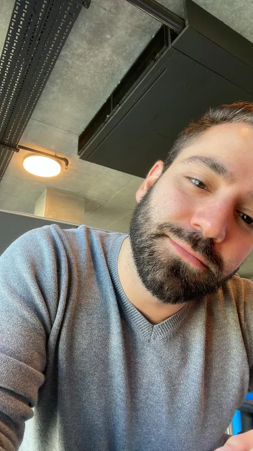 Mid work selfie 😂