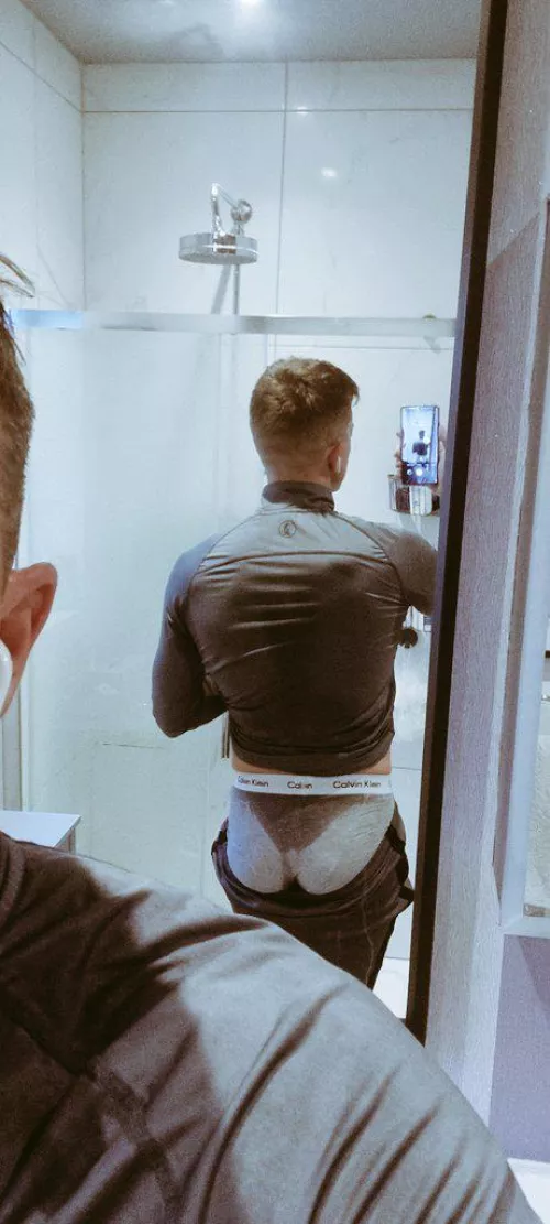 My boxers are soaked after my run 🥵 [39]