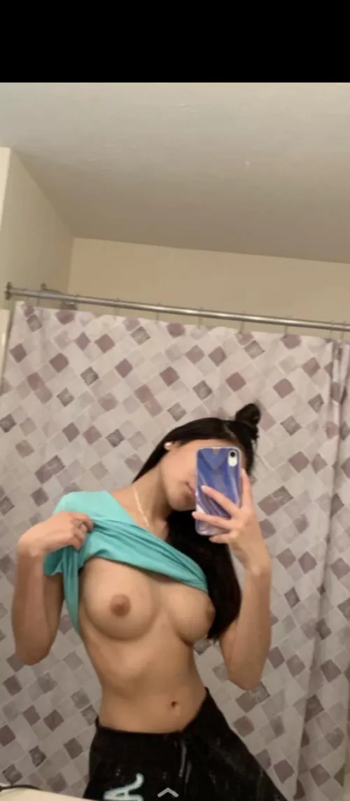 my titties feel too big for me💁🏽‍♀️