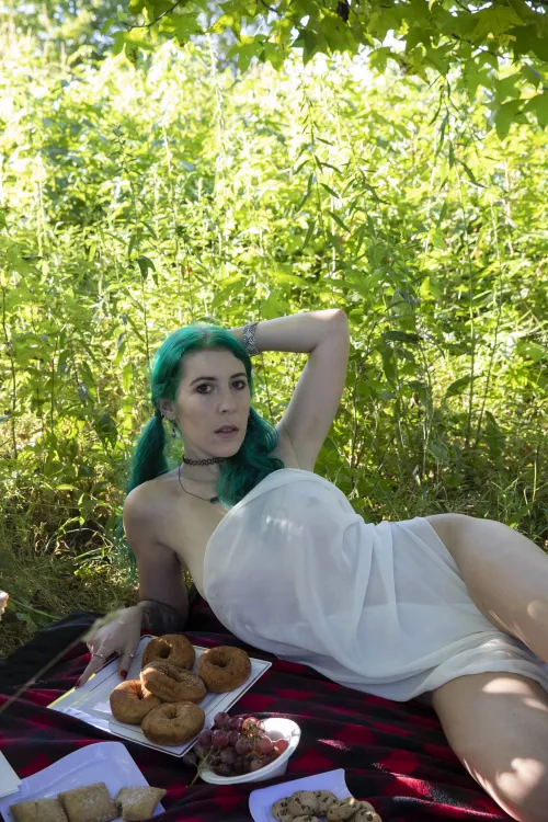 Naked on a picnic [f]