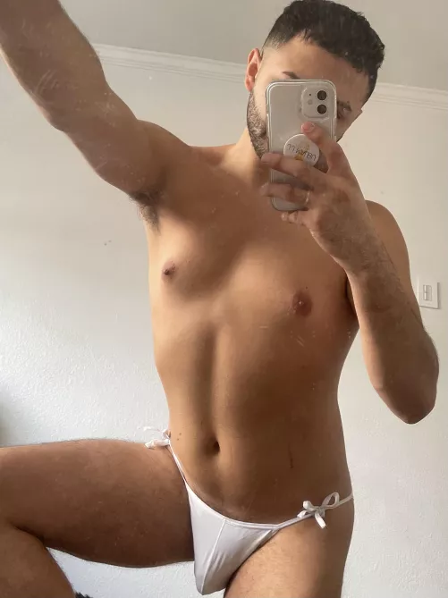 nothings more comfortable than a nice bikini ;)