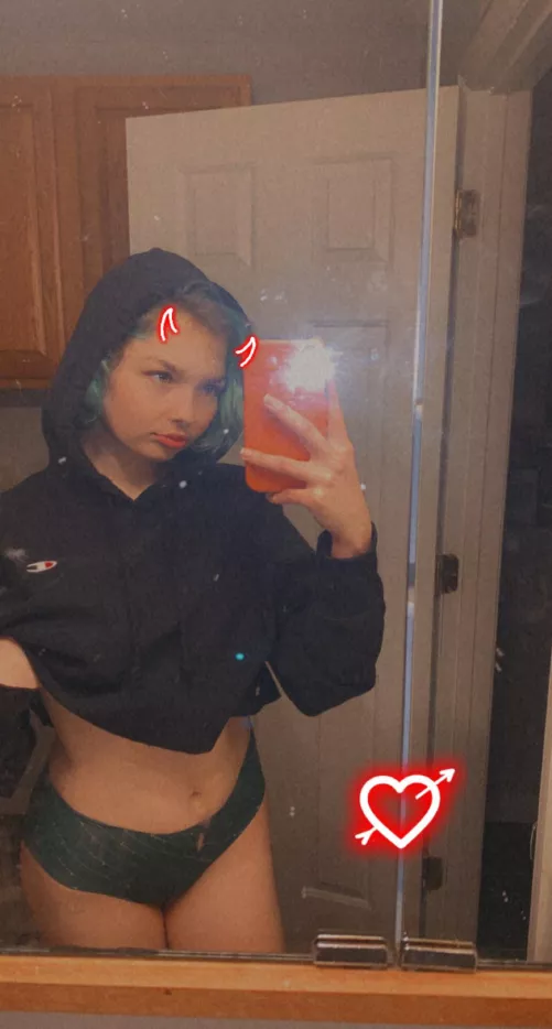 nsfw content in dms👀