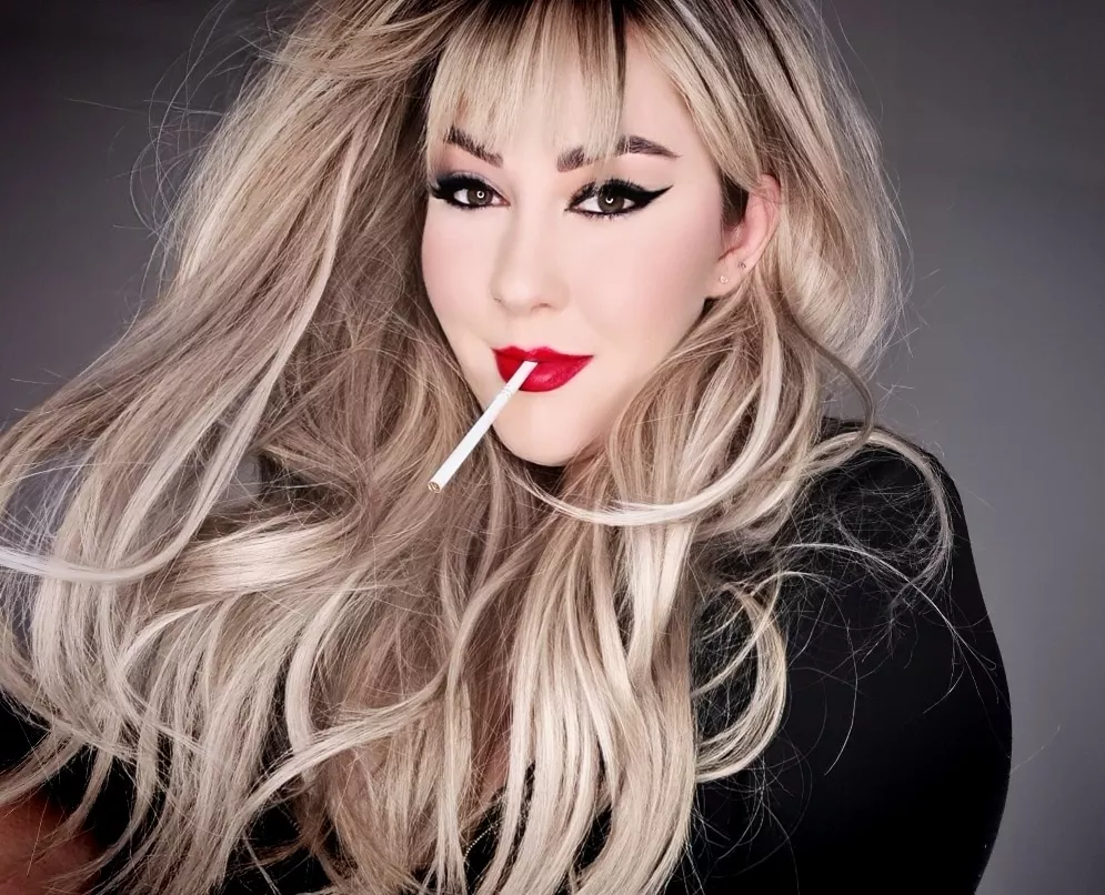 On top... 😈🚬⚠️