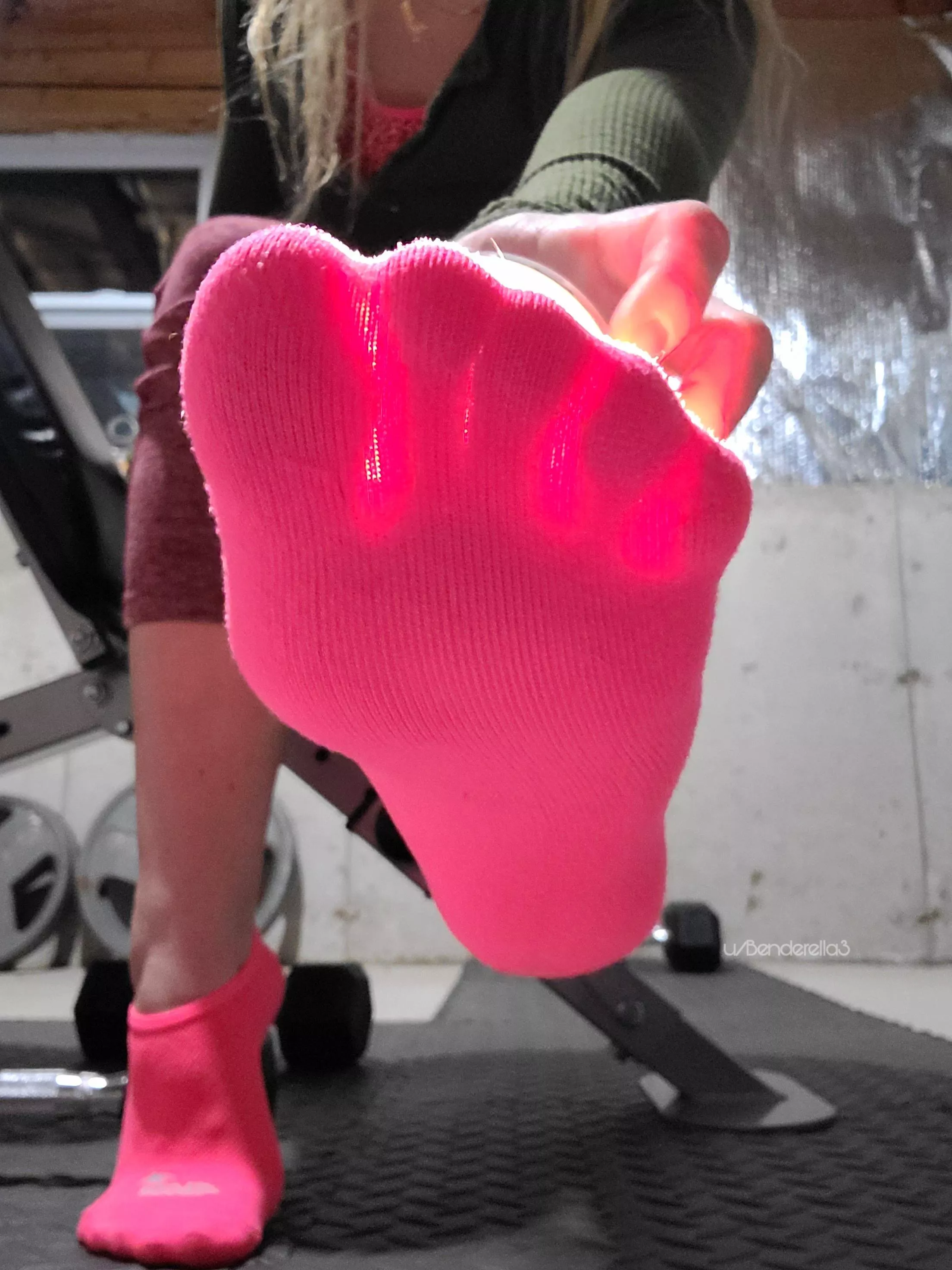 Seeing your toes through your socks 💕