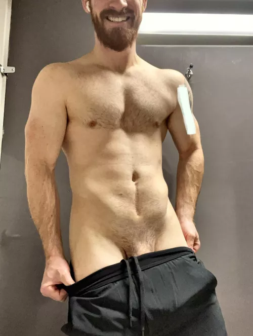 Should I let my boner free at the gym?