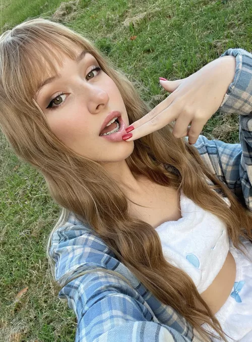 Showin off my teeth jewellery in the wild 😎