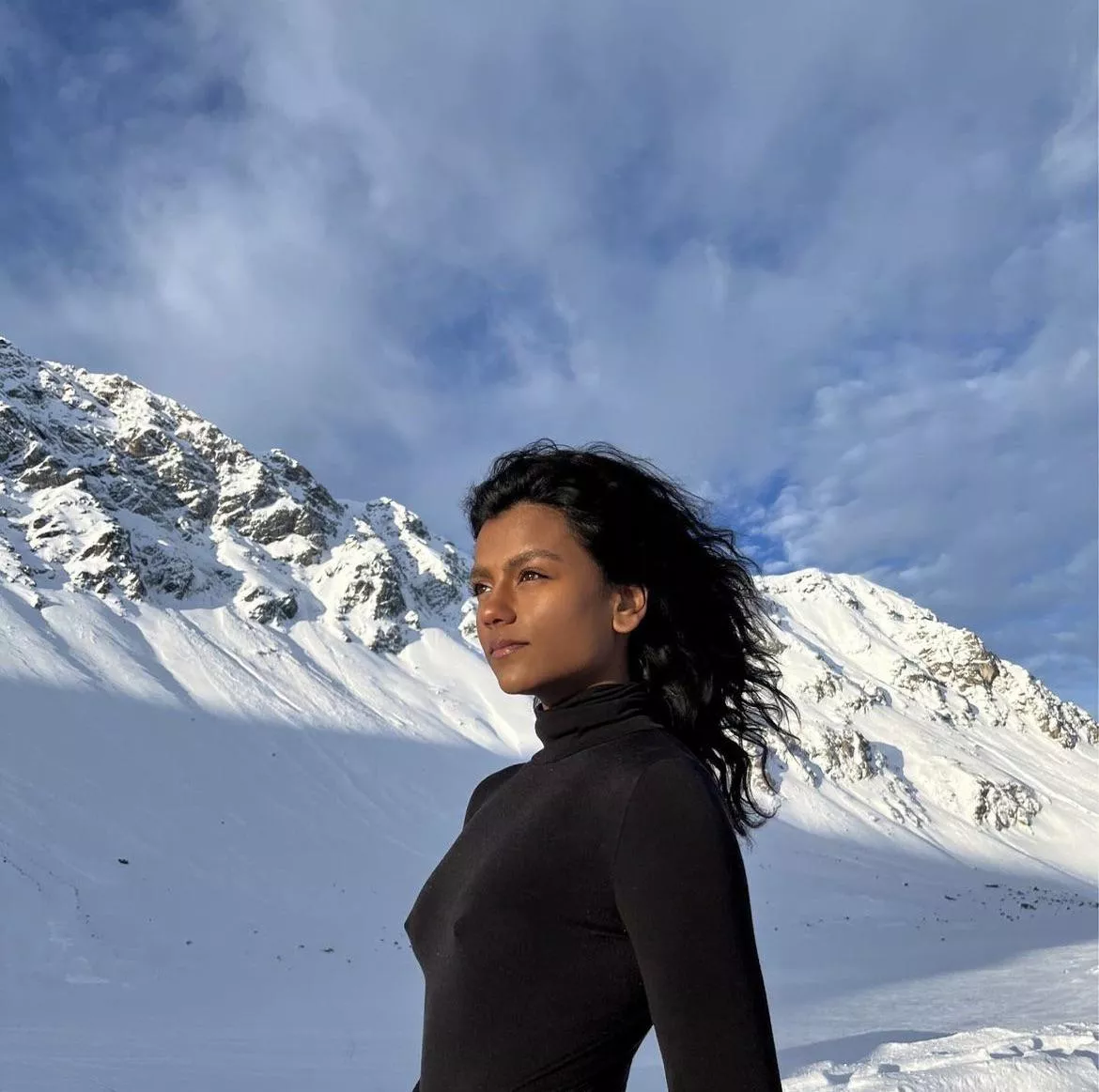 Simone Ashley’s Pokies