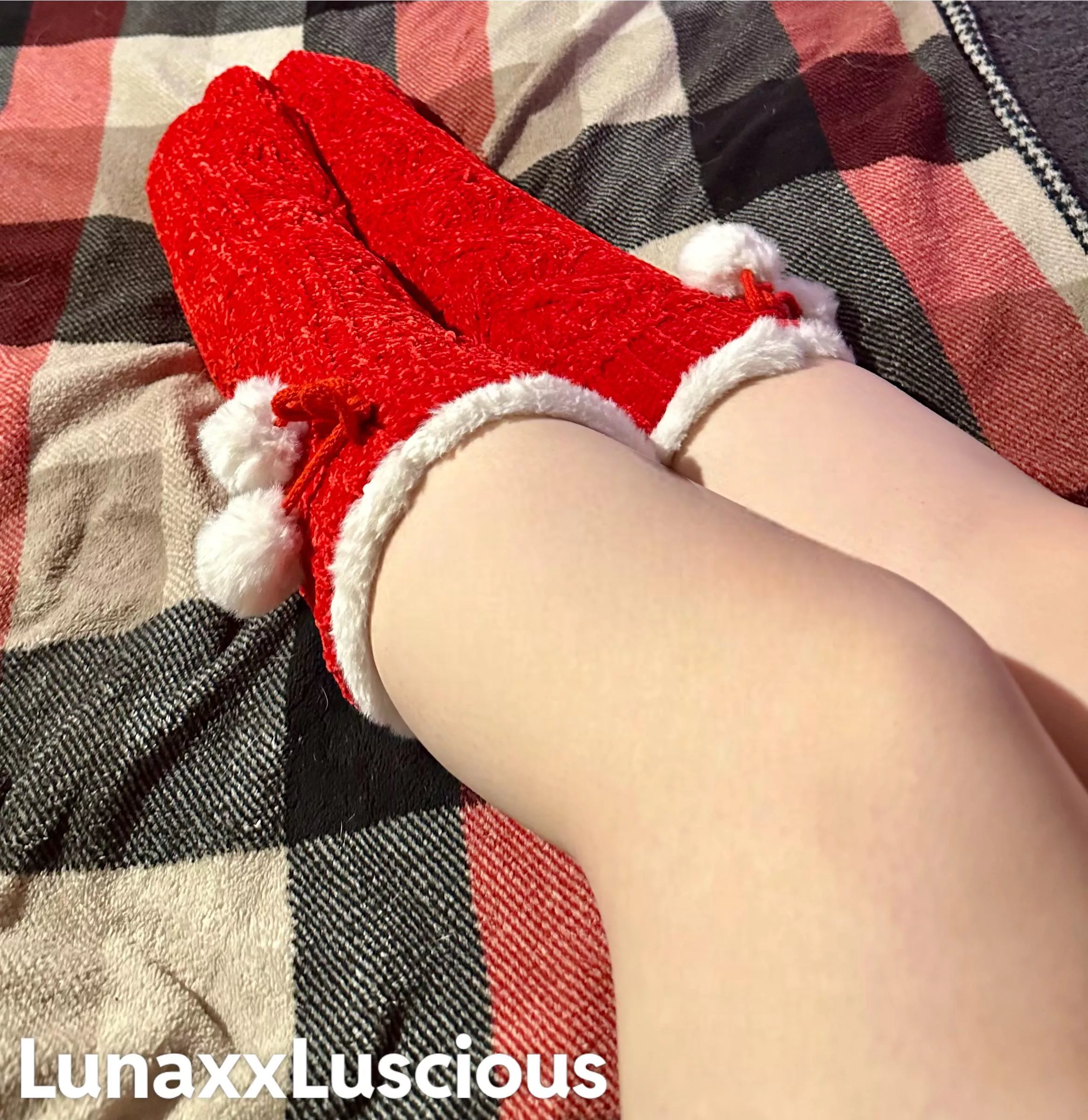 Such hot fluffy Christmas socks 🧦 [f]