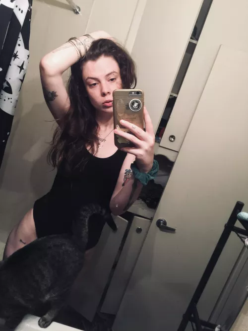 That little ass looks so juicy and vulnerable… I think I’m gonna eat you up. 🐺🍑 [domme]