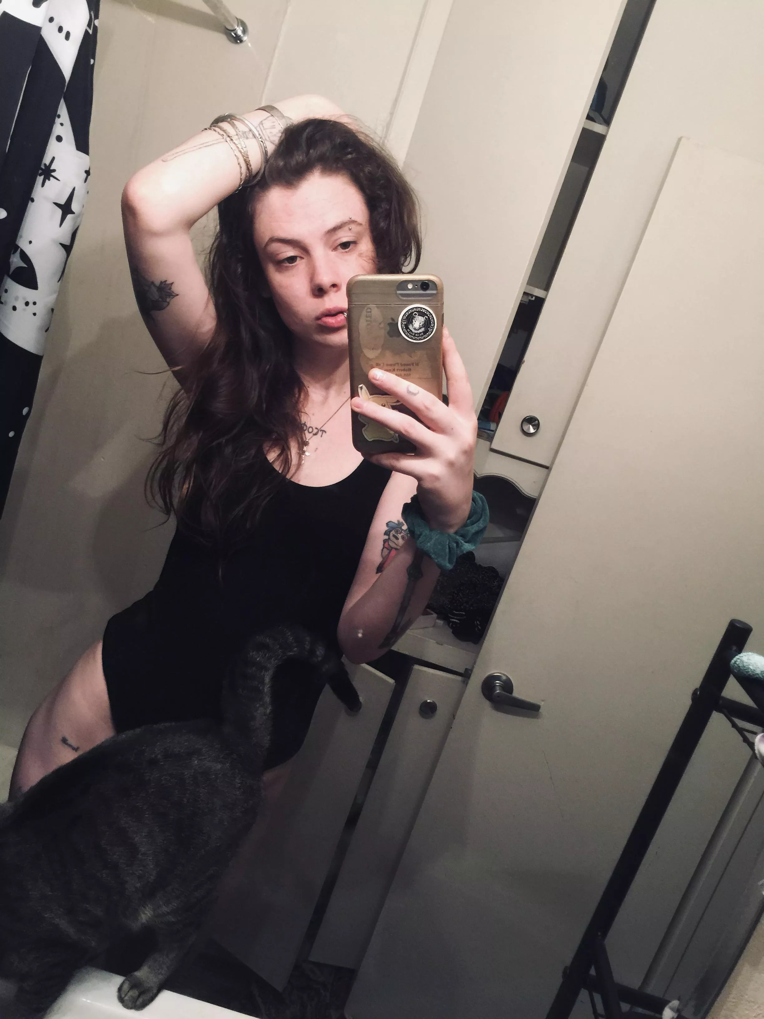 That little ass looks so juicy and vulnerable… I think I’m gonna eat you up. 🐺🍑 [domme]