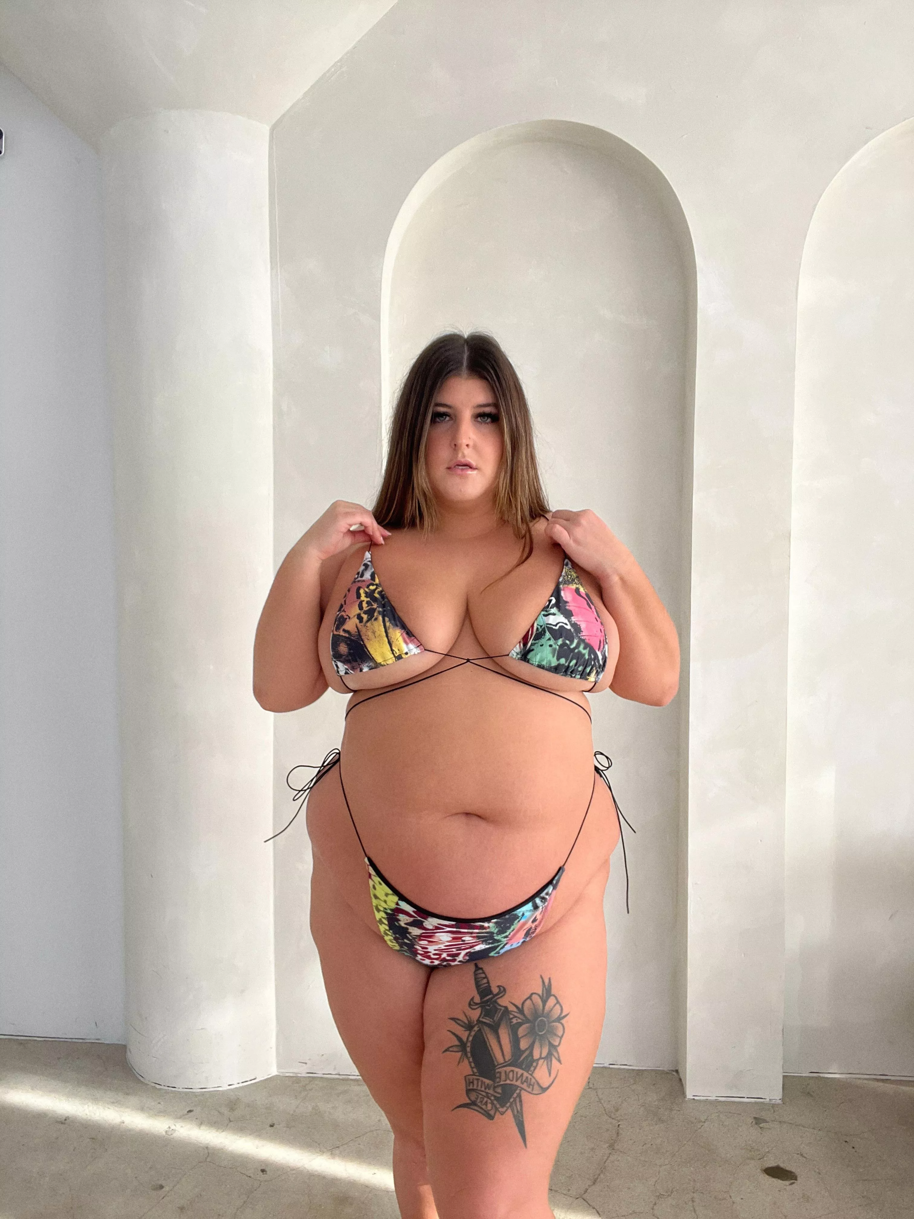 thick brunettes yes or no ?