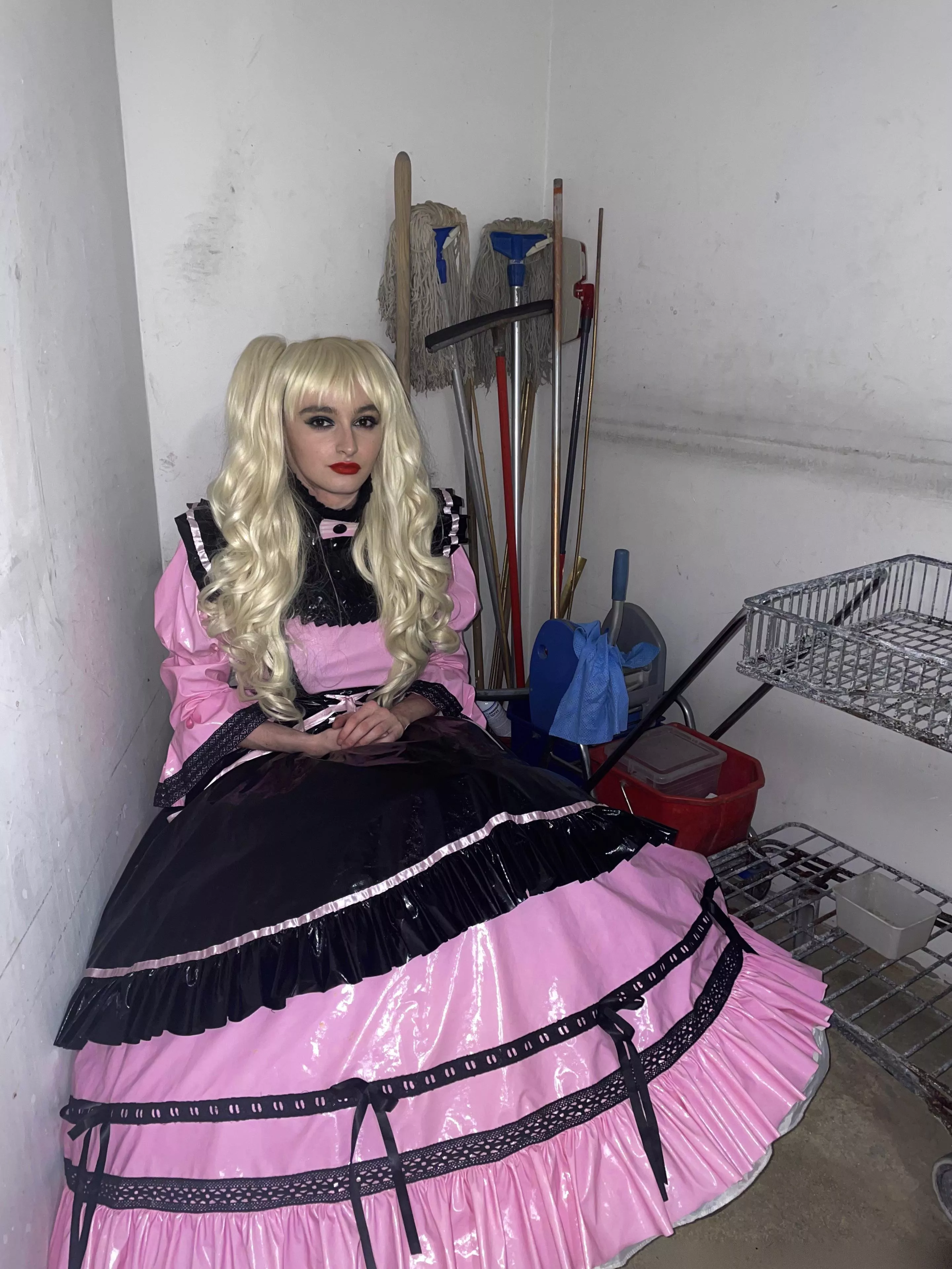 This is my life now ! Turned into a sissy governess to serve Alpha Men 🫦 Master forces me to sit in my room when He doesn’t need me, but I’m allowed to talk to other Kings while I wait… 👅