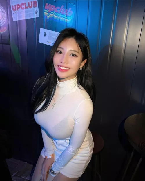 Tight white top