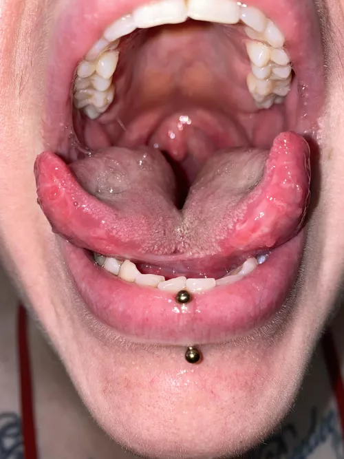 Two tongues are better than one😈