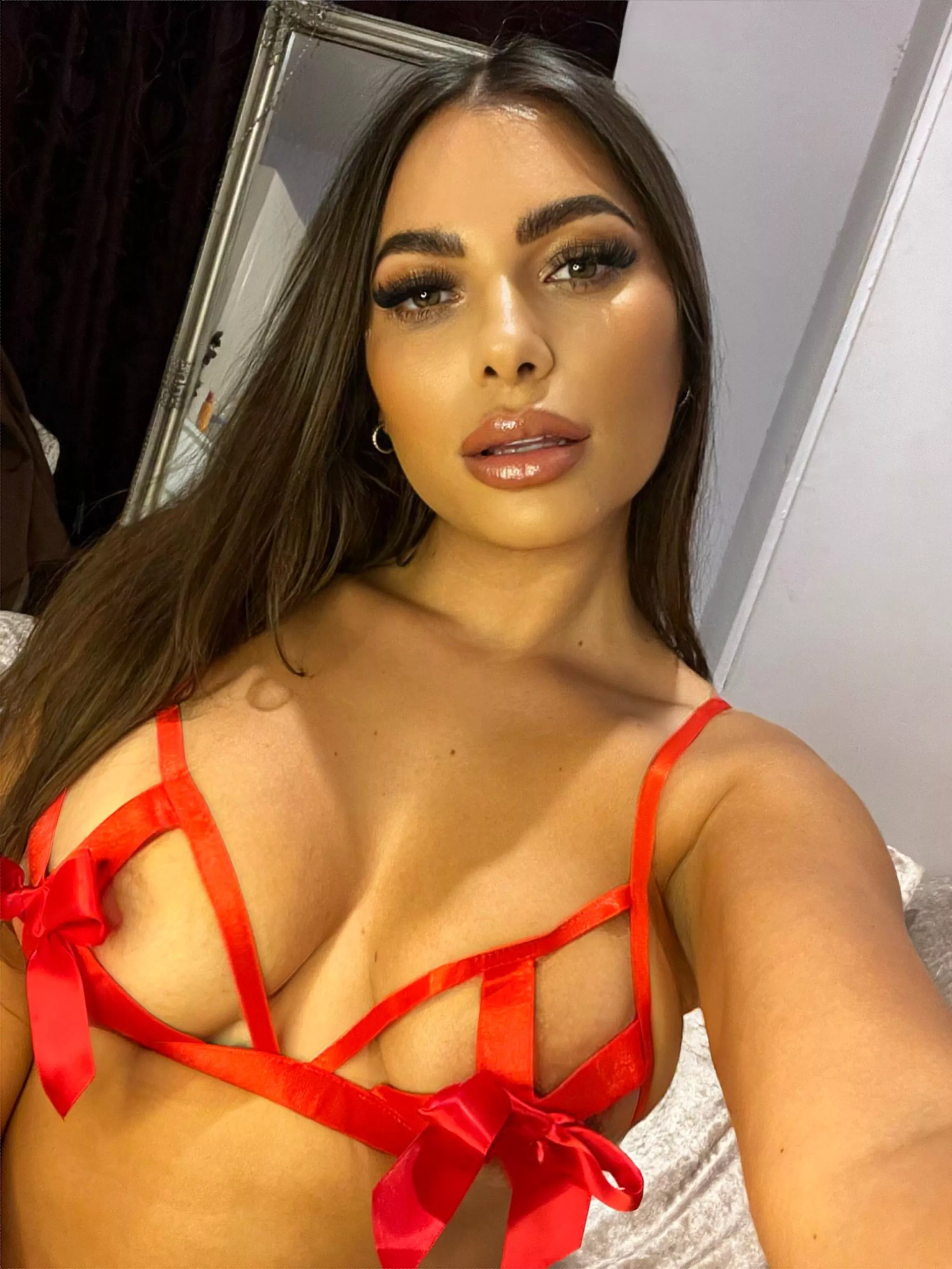 Wanna play with me daddy?