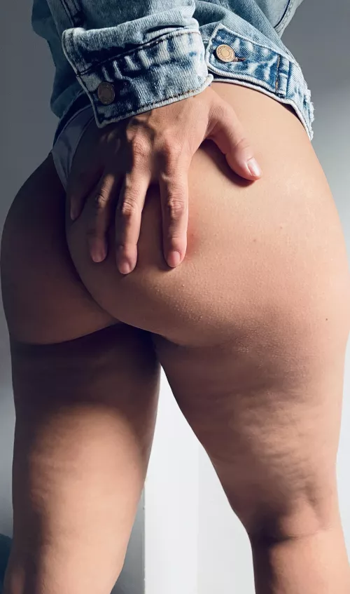 What would you say if I send you this pic tonight?