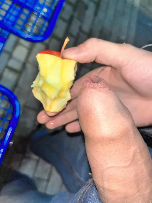 Who wants an apple full of piss