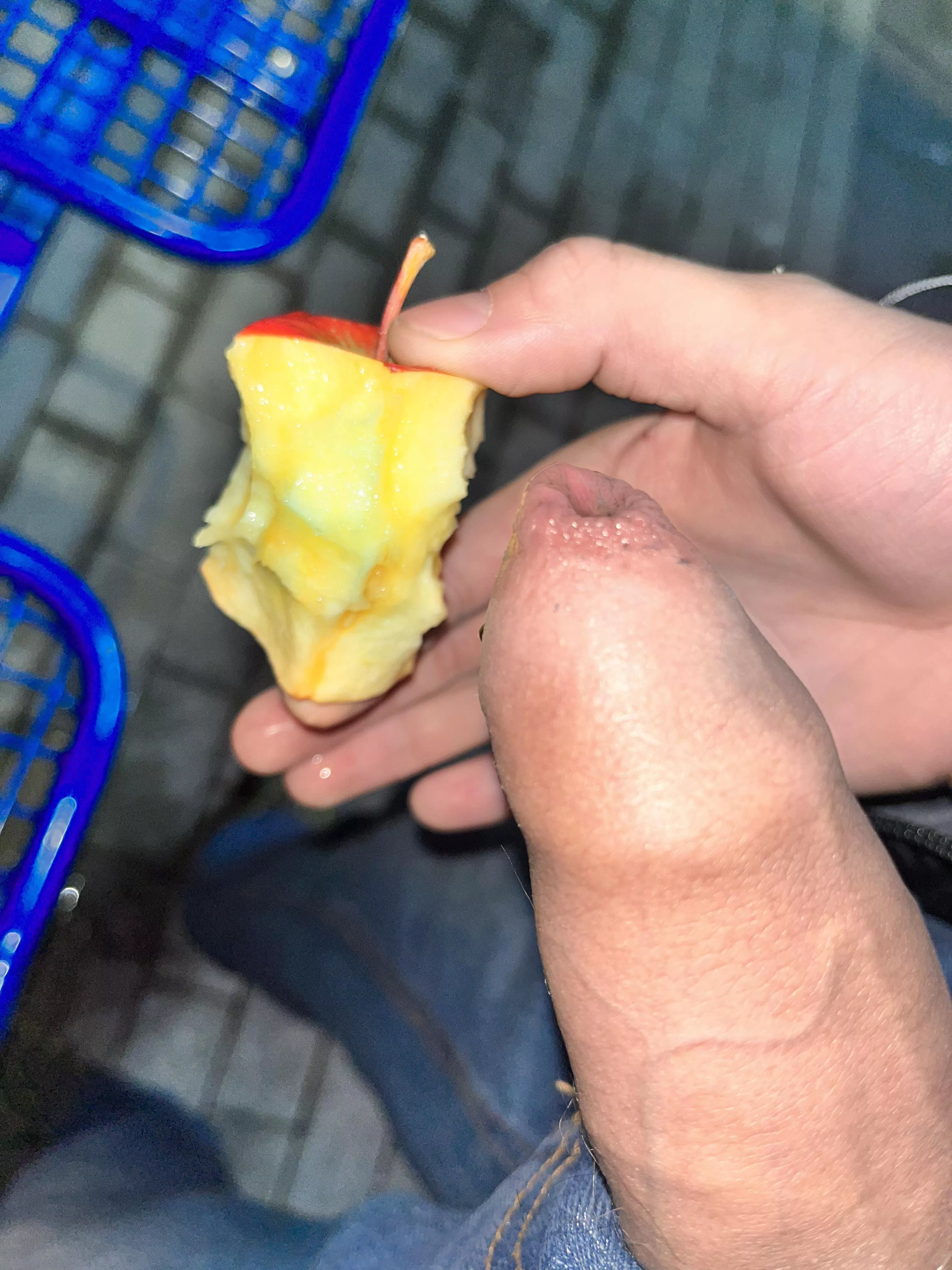 Who wants an apple full of piss