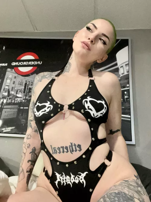 Who wants Shego to suck their dick?