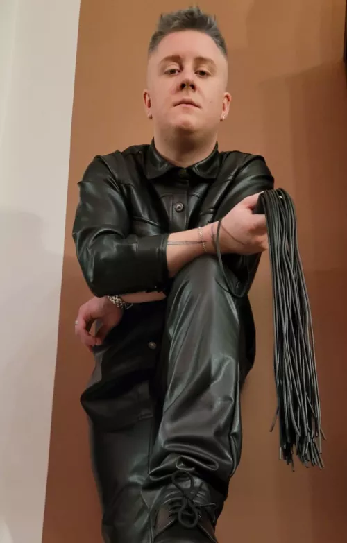 who wants to see me jerking off on u?