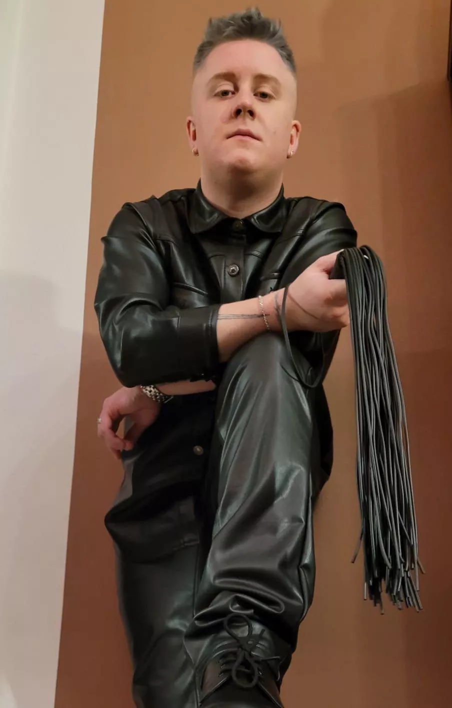 who wants to see me jerking off on u?