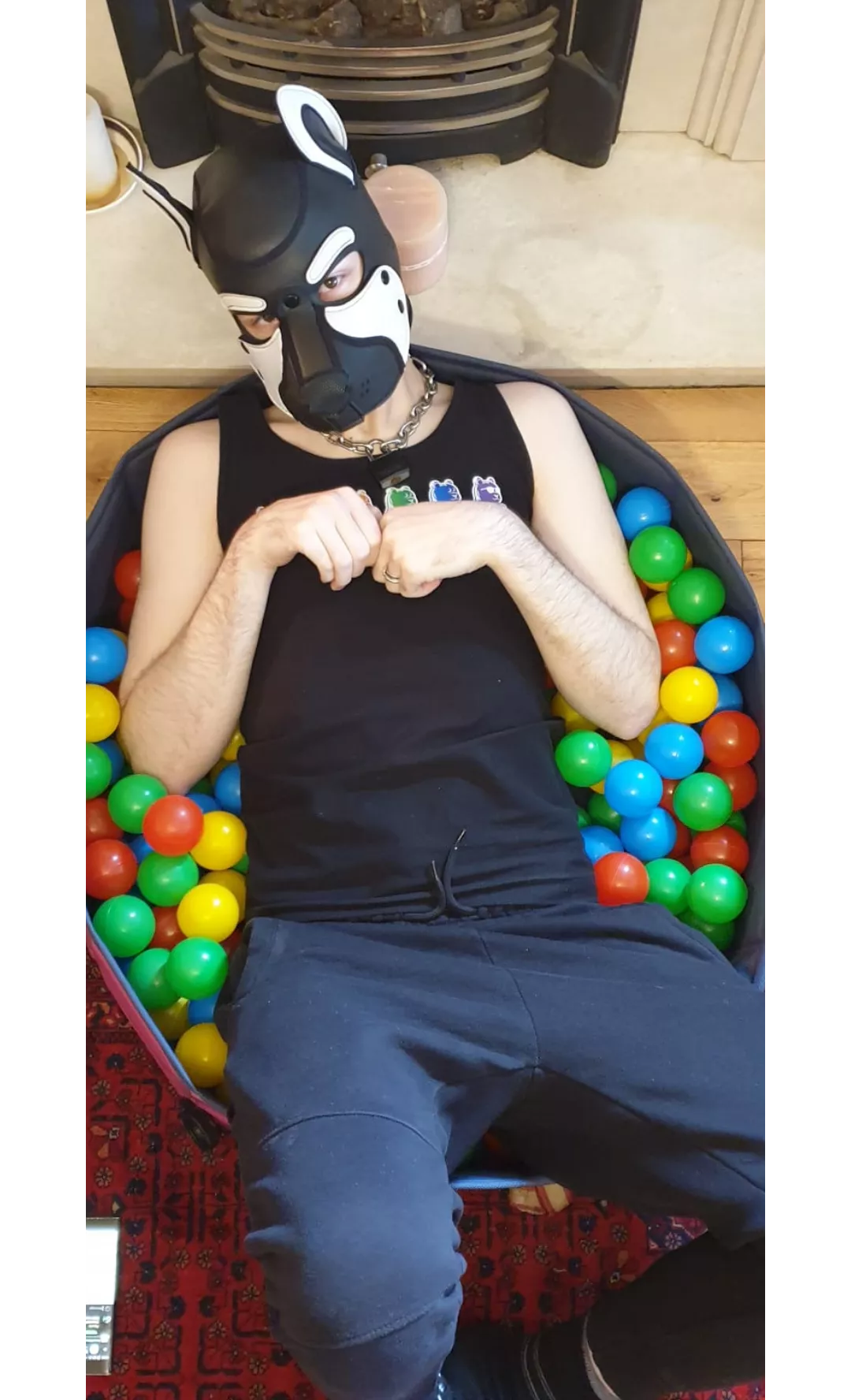 Wraff!! Give us a woof UK pups! 🐶 🥰