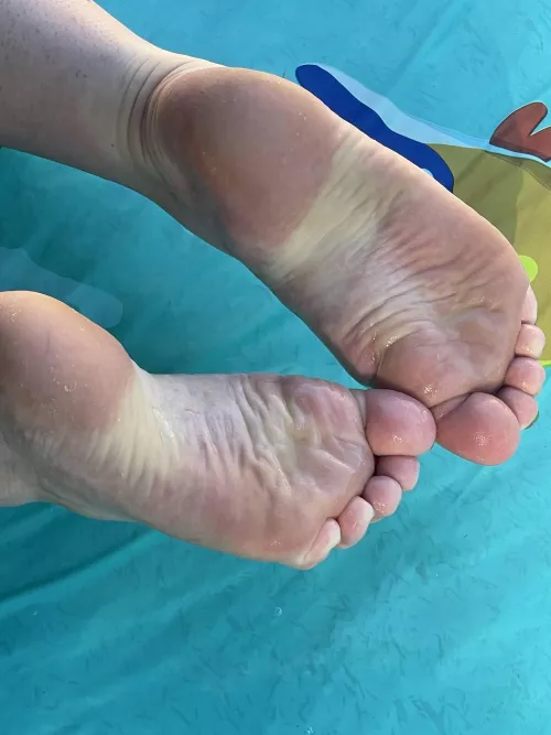 wrinkly wet soles for the win