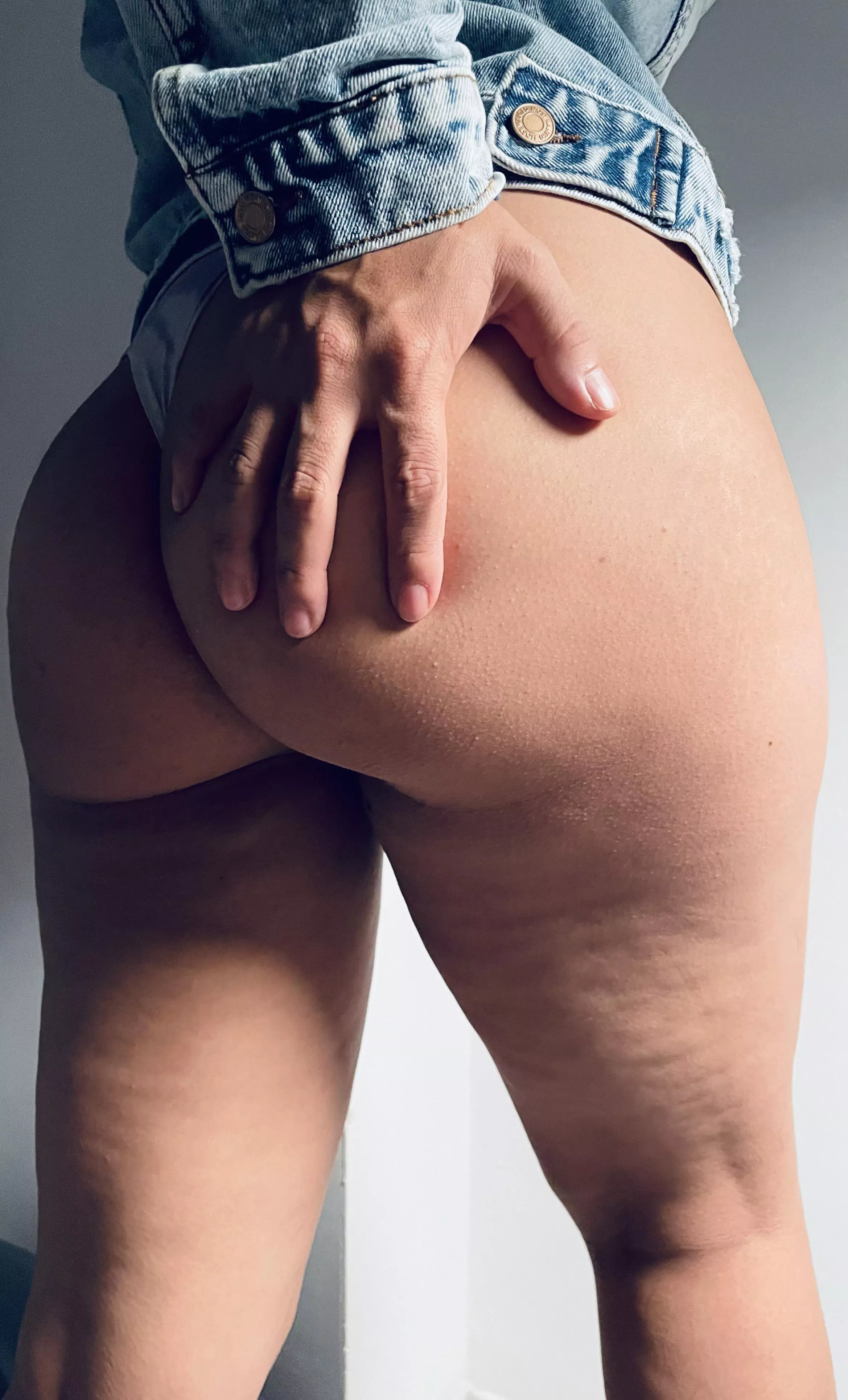 Write me the first thing come to mind [F]